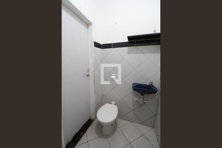 Banheiro de kitnet/studio para alugar com 1 quarto, 50m² em Pinheiros, São Paulo