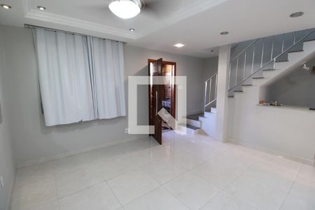 Sala de casa para alugar com 3 quartos, 90m² em Vista Alegre, Rio de Janeiro