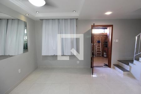 Sala de casa para alugar com 3 quartos, 90m² em Vista Alegre, Rio de Janeiro