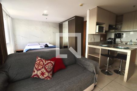 Sala de kitnet/studio para alugar com 1 quarto, 38m² em Jardim Goiás, Goiânia