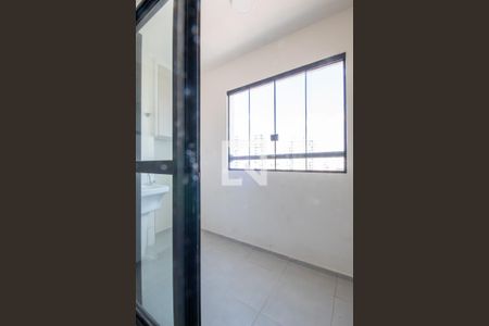 Sacada e Área de Serviço de apartamento para alugar com 1 quarto, 29m² em Bonfim, Osasco