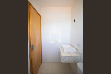 Casa de condomínio para alugar com 70m², 2 quartos e 2 vagasBanheiro da Suíte 1