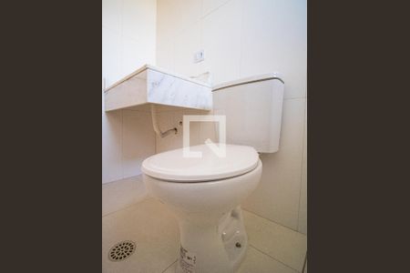 Casa de condomínio para alugar com 70m², 2 quartos e 2 vagasBanheiro da Suíte 1