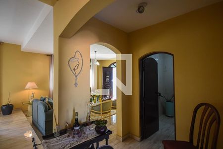 Corredor de casa à venda com 3 quartos, 380m² em Parque Monte Alegre, Taboão da Serra