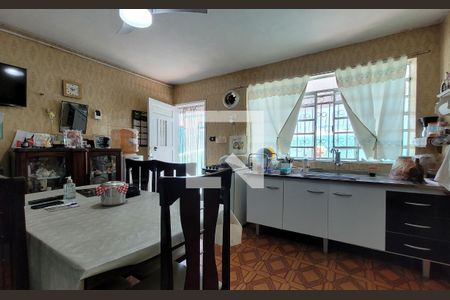 Casa à venda com 160m², 3 quartos e 4 vagas Casa à venda com 160m², 3 quartos e 4 vagasCozinha