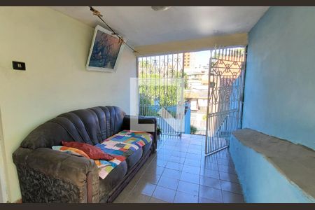 Casa à venda com 160m², 3 quartos e 4 vagas Casa à venda com 160m², 3 quartos e 4 vagasEntrada