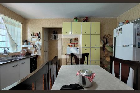 Casa à venda com 160m², 3 quartos e 4 vagas Casa à venda com 160m², 3 quartos e 4 vagasCozinha