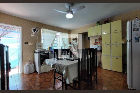 Casa à venda com 160m², 3 quartos e 4 vagas Casa à venda com 160m², 3 quartos e 4 vagasCozinha