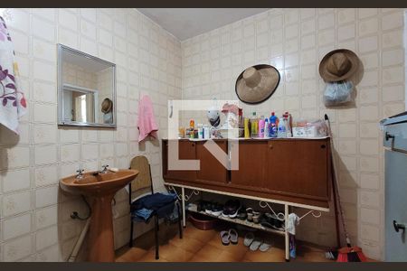 Casa à venda com 160m², 3 quartos e 4 vagas Casa à venda com 160m², 3 quartos e 4 vagasBanheiro