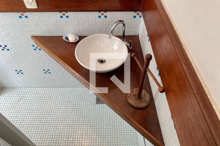 Apartamento à venda com 160m², 3 quartos e 1 vaga Apartamento à venda com 160m², 3 quartos e 1 vaga3º piso - Lavabo