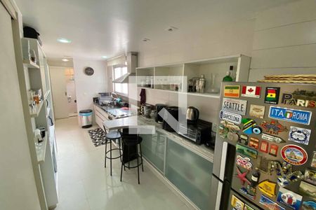 Apartamento à venda com 160m², 3 quartos e 1 vaga Apartamento à venda com 160m², 3 quartos e 1 vagaCozinha