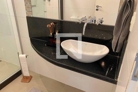 Apartamento à venda com 160m², 3 quartos e 1 vaga Apartamento à venda com 160m², 3 quartos e 1 vagaBanheiro Social