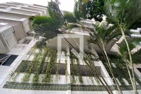 Apartamento à venda com 160m², 3 quartos e 1 vaga Apartamento à venda com 160m², 3 quartos e 1 vagaFachada