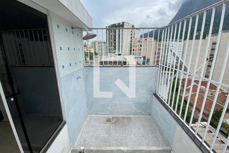 Apartamento à venda com 160m², 3 quartos e 1 vaga Apartamento à venda com 160m², 3 quartos e 1 vaga3º piso - Área externa