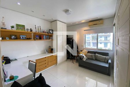 Quarto 1 de apartamento à venda com 3 quartos, 160m² em Humaitá, Rio de Janeiro