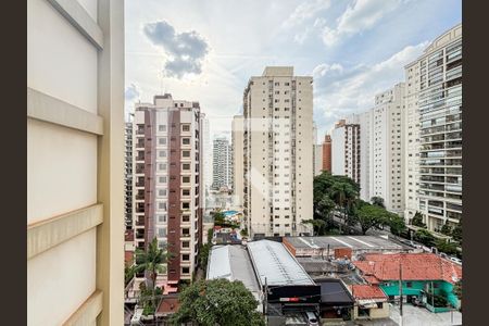 Vista de apartamento à venda com 2 quartos, 60m² em Moema, São Paulo
