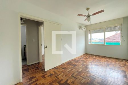 Quarto 1 de apartamento para alugar com 2 quartos, 60m² em Passo da Areia, Porto Alegre