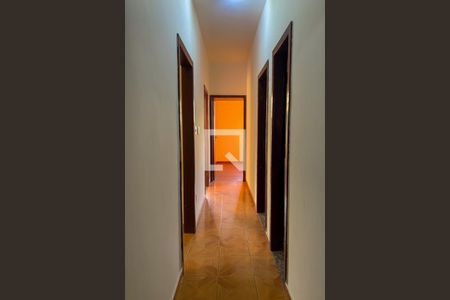 Corredor de casa para alugar com 3 quartos, 360m² em Novo Horizonte, Betim