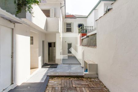 Casa para alugar com 275m², 3 quartos e 1 vagaQuintal