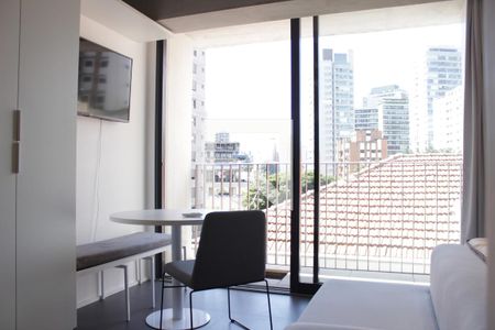 Studio à venda com 28m², 1 quarto e sem vagaSala (luz natural)