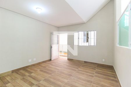 Sala de casa à venda com 2 quartos, 150m² em Vila Carmosina, São Paulo