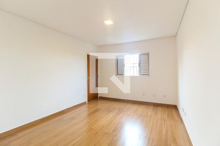 Suíte de casa à venda com 2 quartos, 150m² em Vila Carmosina, São Paulo