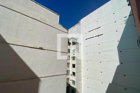 Apartamento à venda com 75m², 2 quartos e sem vagaVista