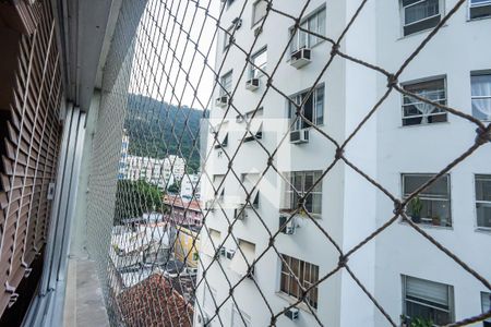 Sala - vista da janela de apartamento para alugar com 3 quartos, 100m² em Humaitá, Rio de Janeiro