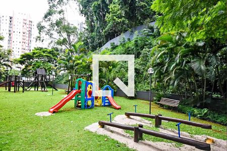 Apartamento à venda com 98m², 3 quartos e 2 vagasÁrea comum - Playground