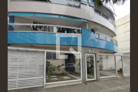 Apartamento à venda com 88m², 2 quartos e 1 vagaFachada e portaria