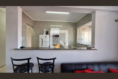 Cozinha de apartamento para alugar com 1 quarto, 50m² em Cidade Ocian, Praia Grande