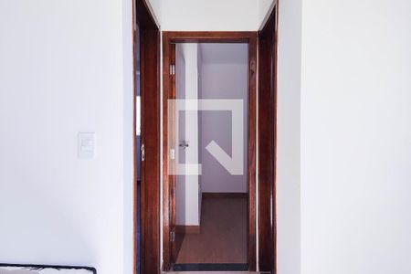 Corredor de apartamento para alugar com 2 quartos, 96m² em Vila Camilopolis, Santo André