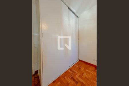 Apartamento à venda com 106m², 4 quartos e 1 vagaQuarto 2