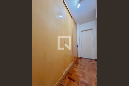 Apartamento à venda com 106m², 4 quartos e 1 vagaCloset da suíte