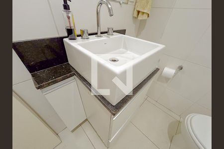 Apartamento à venda com 106m², 4 quartos e 1 vagaBanheiro Social