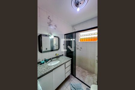 Banheiro de casa para alugar com 2 quartos, 80m² em Jardim da Gloria, São Paulo
