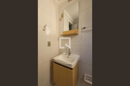 Banheiro de apartamento para alugar com 2 quartos, 49m² em Parque das Nações, Santo André