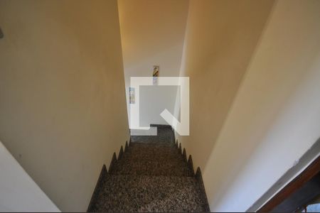 Casa de condomínio para alugar com 60m², 2 quartos e 1 vagaEscada