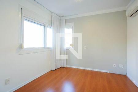 Suite 1 de apartamento para alugar com 2 quartos, 79m² em Bela Vista, Porto Alegre