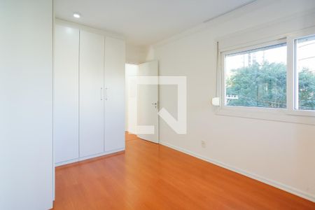Suite 1 de apartamento para alugar com 2 quartos, 79m² em Bela Vista, Porto Alegre