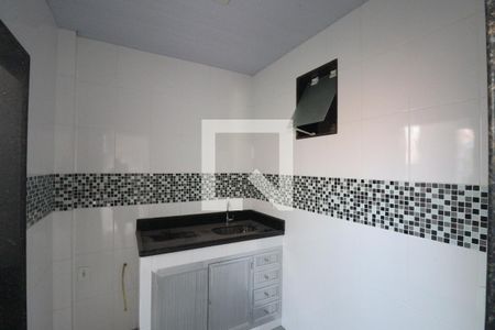 Cozinha e Área de Serviço de casa para alugar com 1 quarto, 70m² em Porto Velho, São Gonçalo