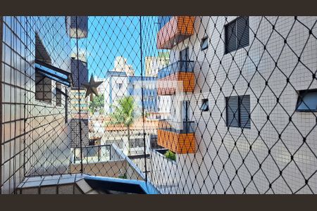 Sala/ vista de apartamento para alugar com 2 quartos, 61m² em Vila Tupi, Praia Grande