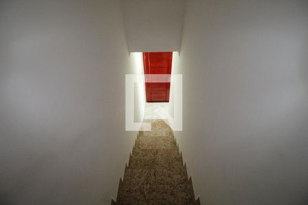 Apartamento à venda com 64m², 2 quartos e 1 vagaEscada