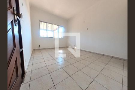 Sala de casa à venda com 3 quartos, 220m² em Jardim Peri, São Paulo