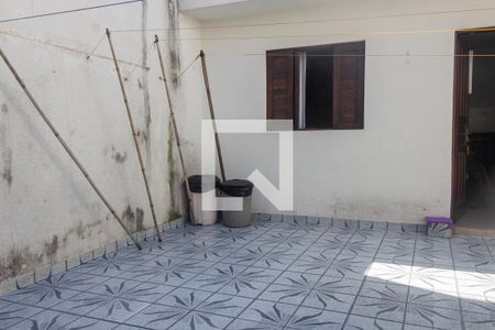 Casa à venda com 150m², 4 quartos e 2 vagas Casa à venda com 150m², 4 quartos e 2 vagasQuintal