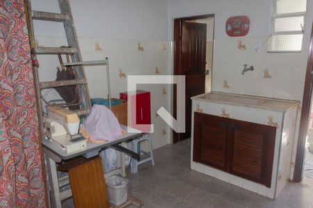 Casa à venda com 150m², 4 quartos e 2 vagas Casa à venda com 150m², 4 quartos e 2 vagasCozinha (edícula)