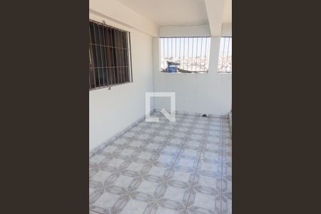 Casa à venda com 150m², 4 quartos e 2 vagas Casa à venda com 150m², 4 quartos e 2 vagasVaranda