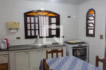Casa à venda com 150m², 4 quartos e 2 vagas Casa à venda com 150m², 4 quartos e 2 vagasCozinha