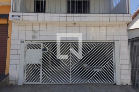 Casa à venda com 150m², 4 quartos e 2 vagas Casa à venda com 150m², 4 quartos e 2 vagasFachada