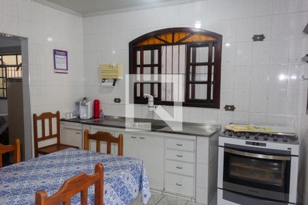 Casa à venda com 150m², 4 quartos e 2 vagas Casa à venda com 150m², 4 quartos e 2 vagasCozinha